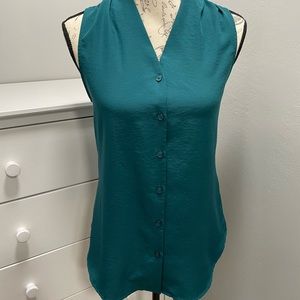 Van Heusen | Women’s sleeveless button down top | Size XS